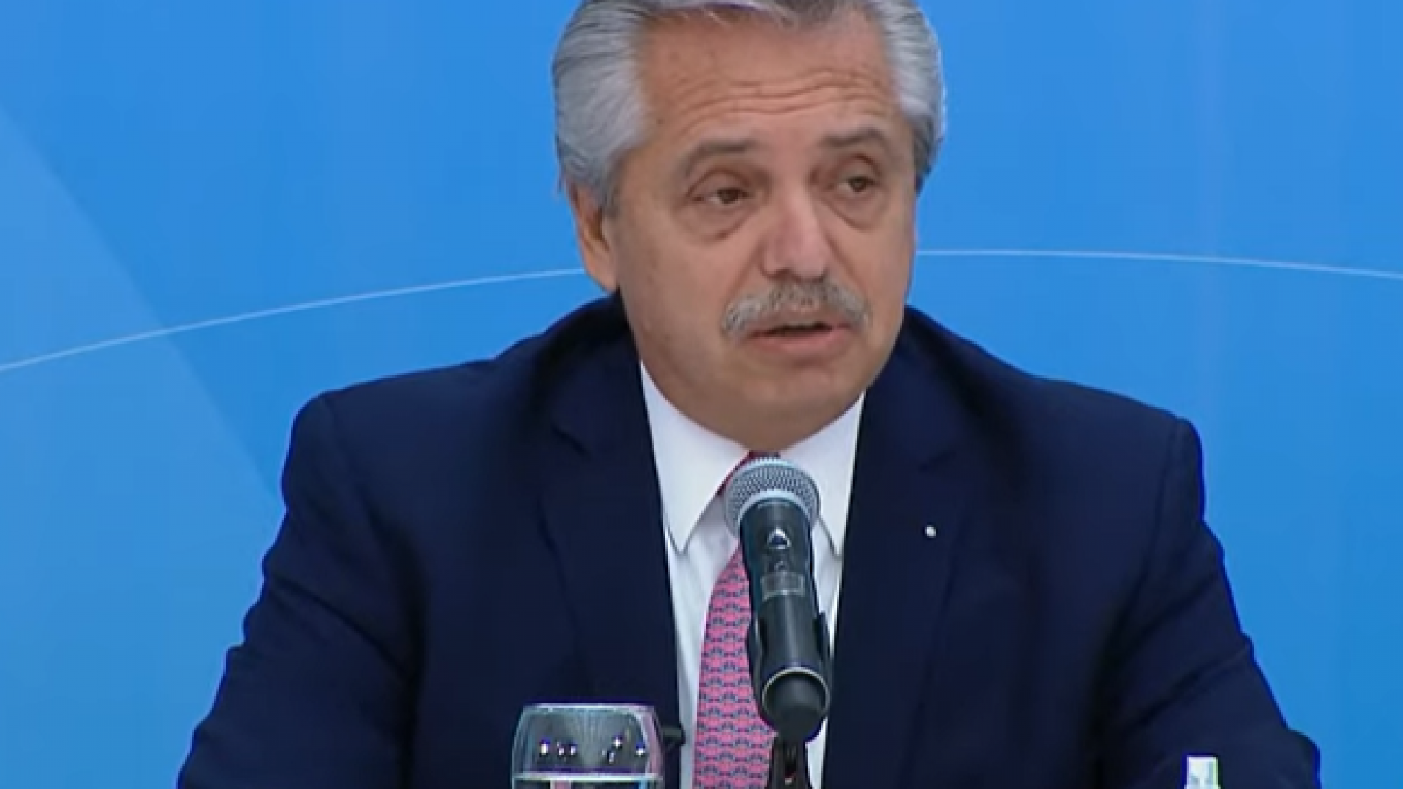 Fernández: “La plata se malgasta cuando se piden créditos para fugar dólares”